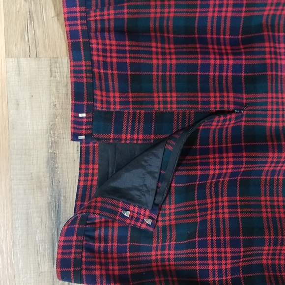 JAMES PRINGLE made in Scotland Red Wool Plaid Longer Midi Skirt - Picture 9 of 14